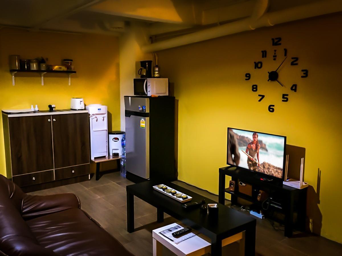 Artistel (Adults Only) Hostel Chiang Mai Exterior foto